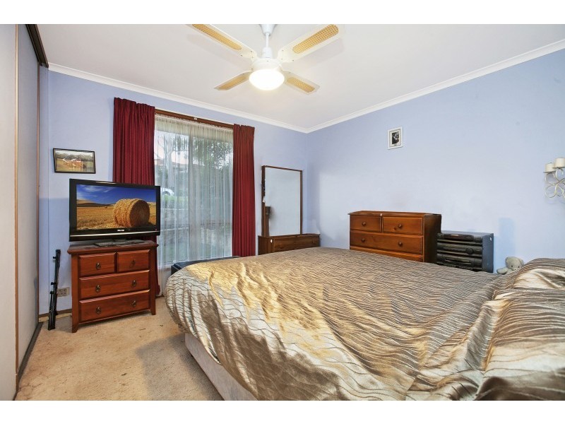 36 Hendrix Crescent, Woodcroft SA 5162