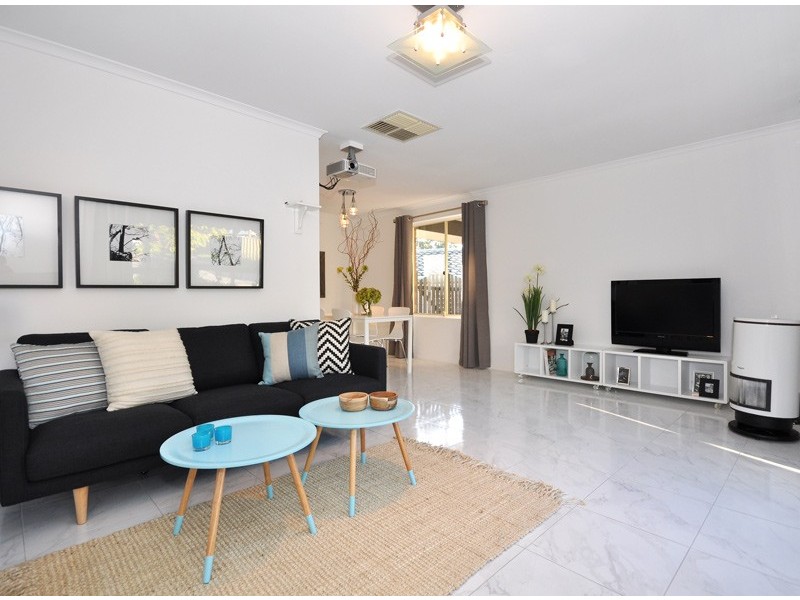 4 Kuantan Drive, Aberfoyle Park SA 5159