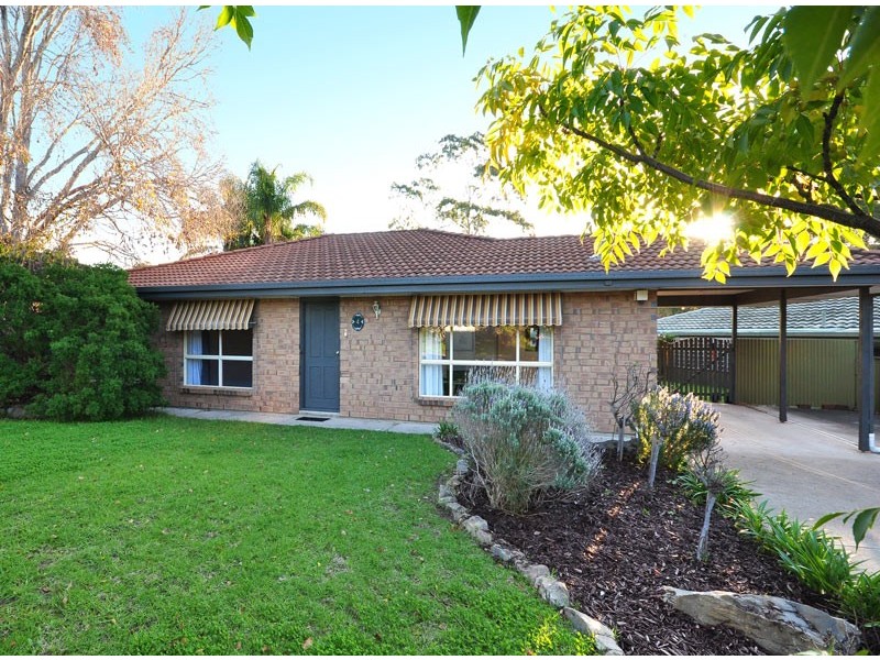 4 Kuantan Drive, Aberfoyle Park SA 5159