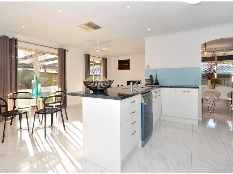 4 Kuantan Drive, Aberfoyle Park SA 5159