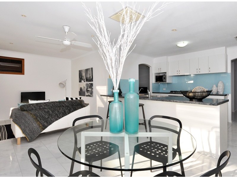 4 Kuantan Drive, Aberfoyle Park SA 5159