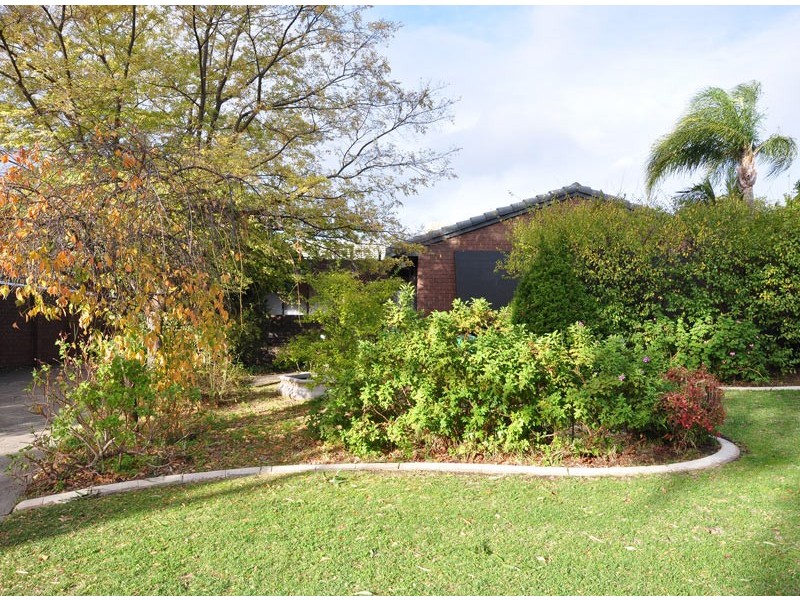 4 Woodham Court, Aberfoyle Park SA 5159