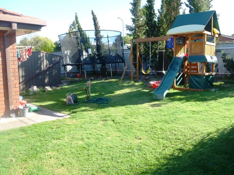 4 Ken Road, Aberfoyle Park SA 5159