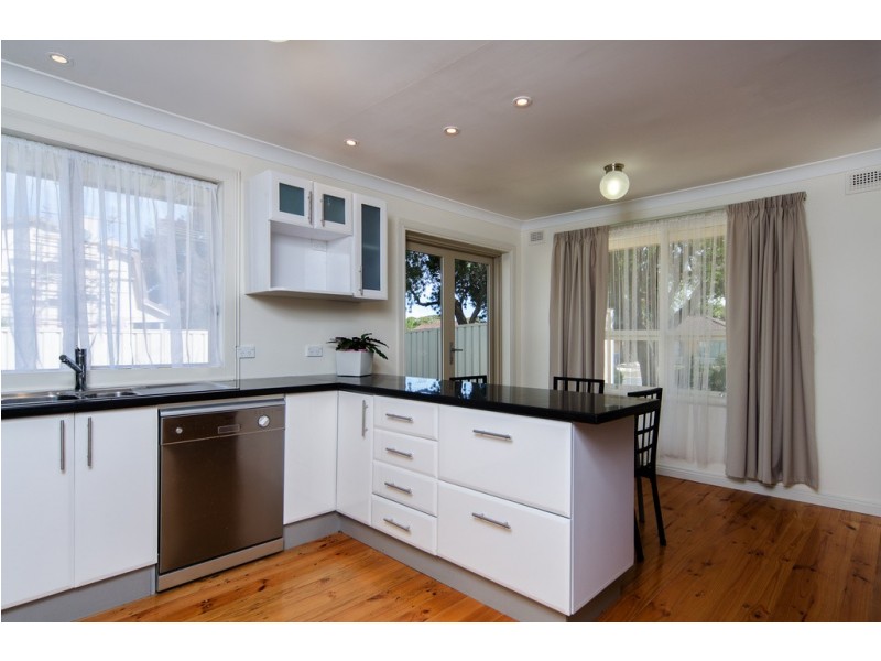 16 Marie Avenue, Morphett Vale SA 5162