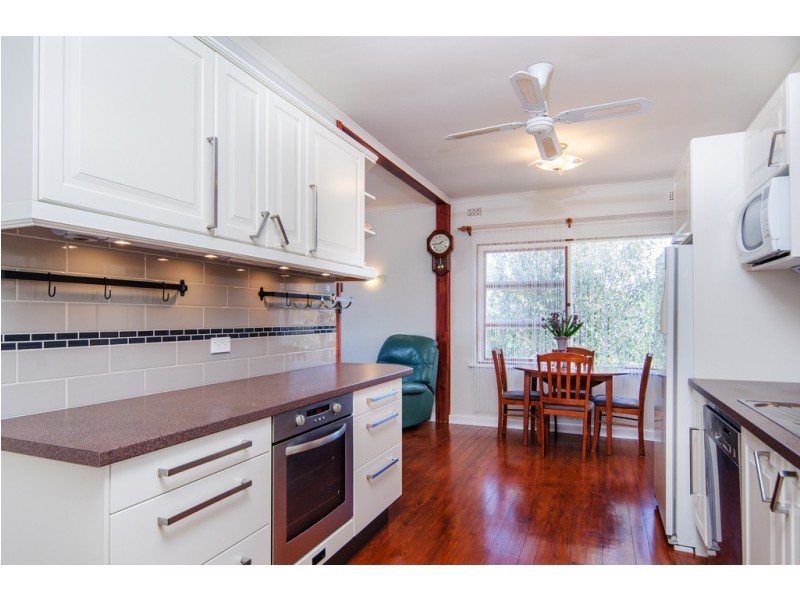 5 Jenny Crescent, Morphett Vale SA 5162