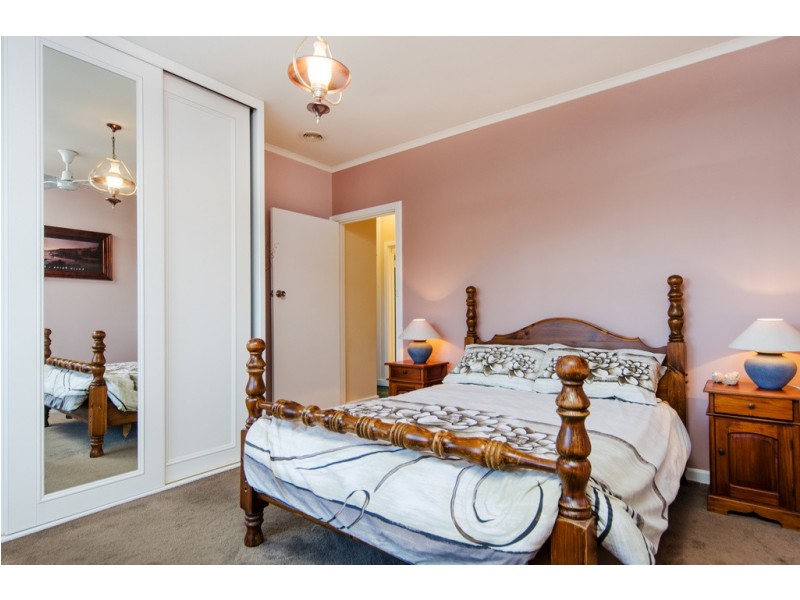 5 Jenny Crescent, Morphett Vale SA 5162