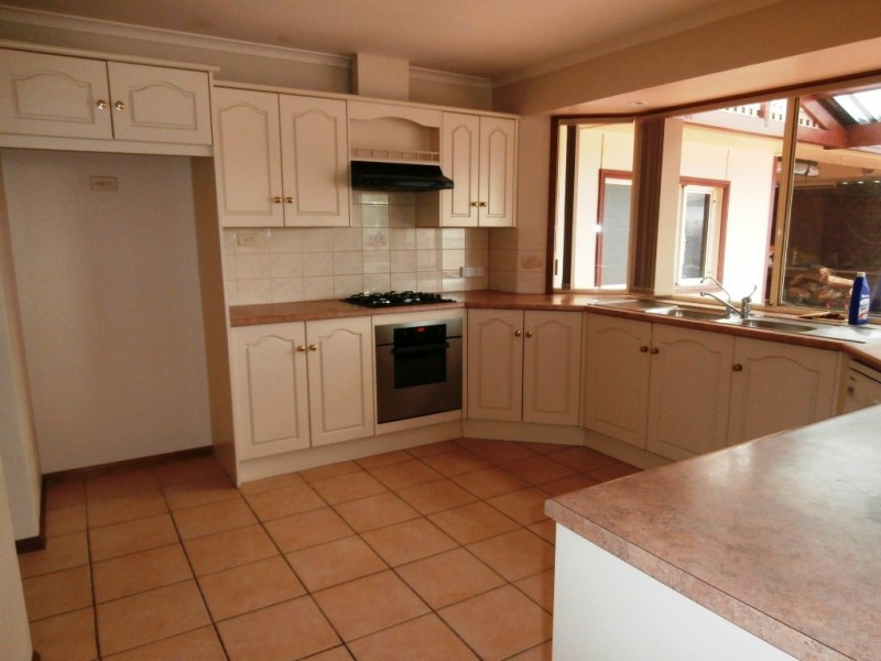 15 Drumborg Court, Woodcroft SA 5162