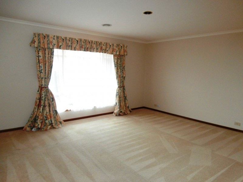 15 Drumborg Court, Woodcroft SA 5162