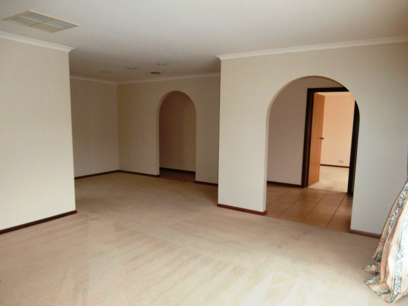 15 Drumborg Court, Woodcroft SA 5162