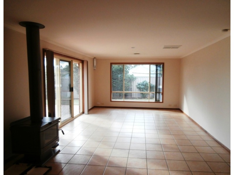 15 Drumborg Court, Woodcroft SA 5162