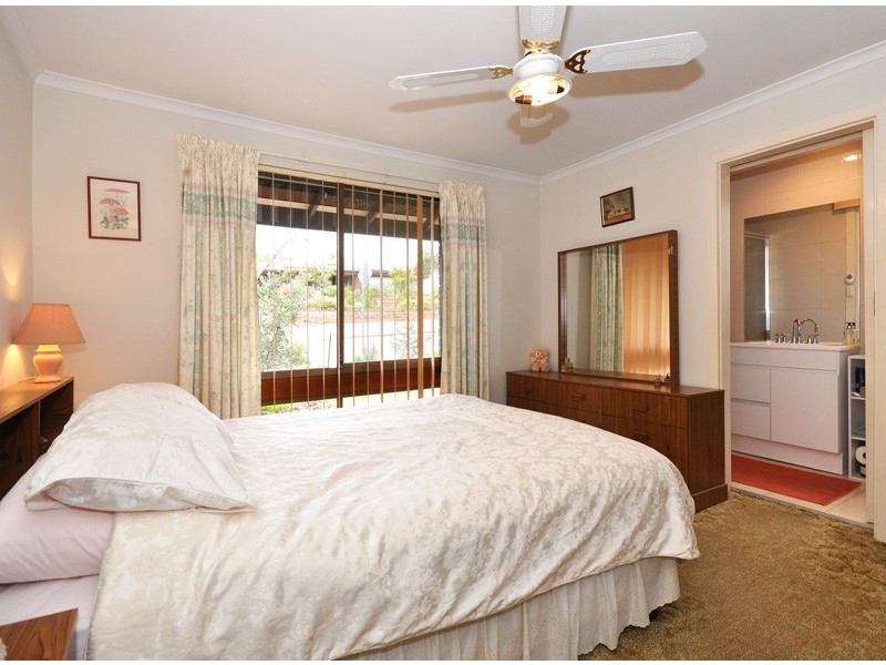 20 Ernest Crescent, Happy Valley SA 5159