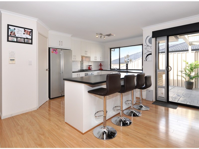 16 Cairns Way, Seaford Rise SA 5169