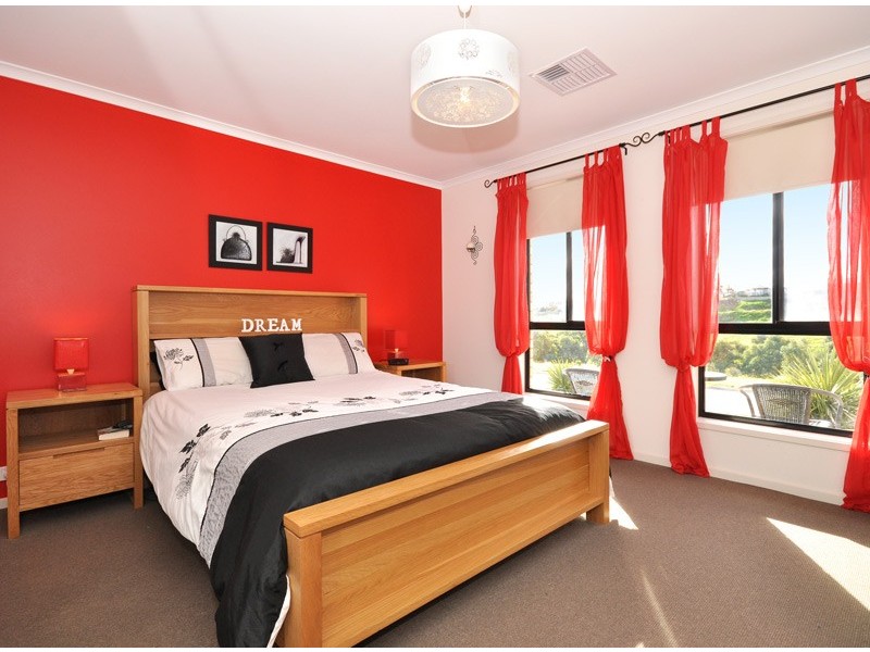 16 Cairns Way, Seaford Rise SA 5169