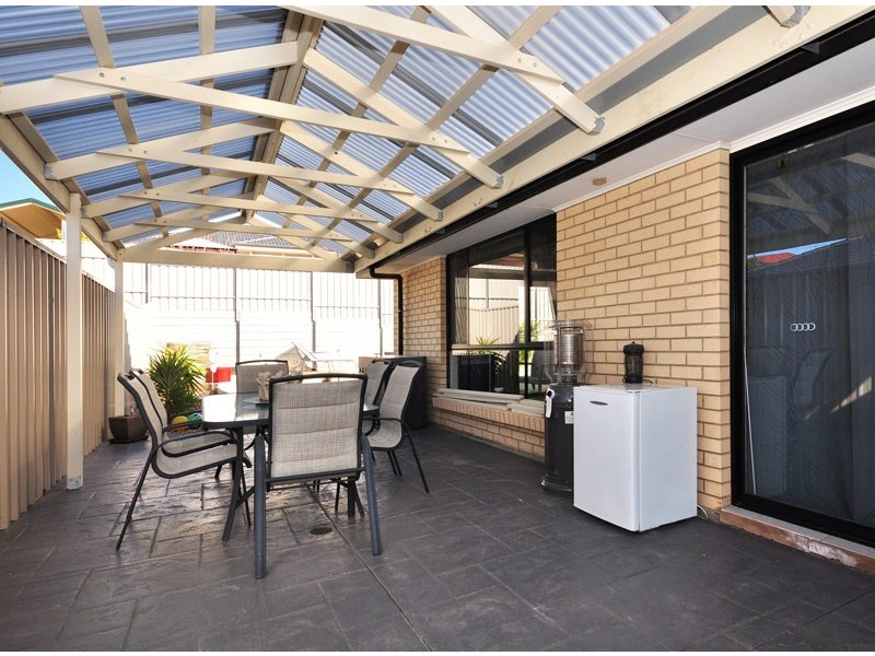 16 Cairns Way, Seaford Rise SA 5169