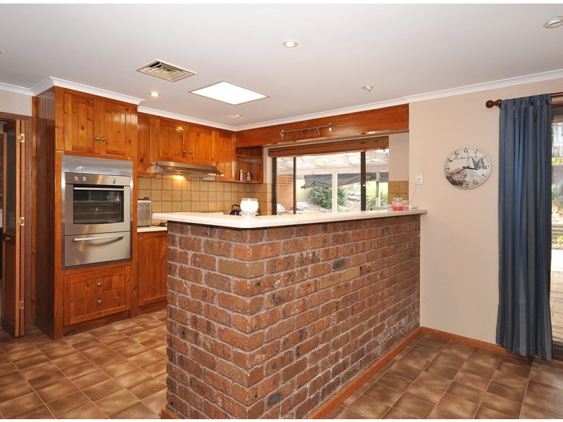25 Banksia Road, Aberfoyle Park SA 5159