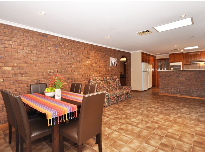 25 Banksia Road, Aberfoyle Park SA 5159