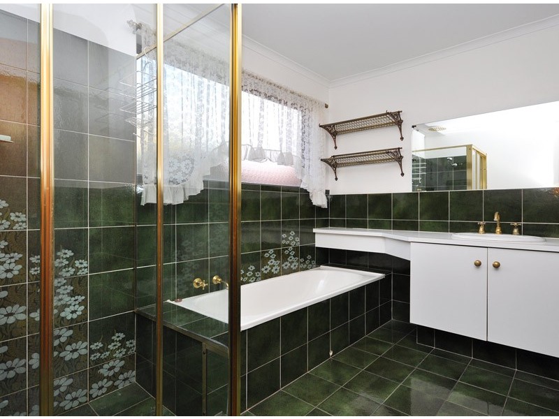 25 Banksia Road, Aberfoyle Park SA 5159