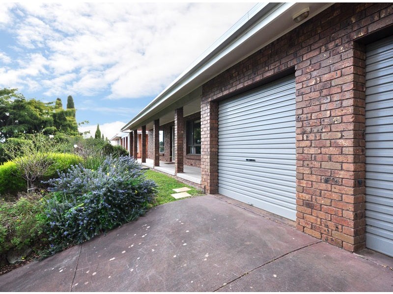 25 Banksia Road, Aberfoyle Park SA 5159