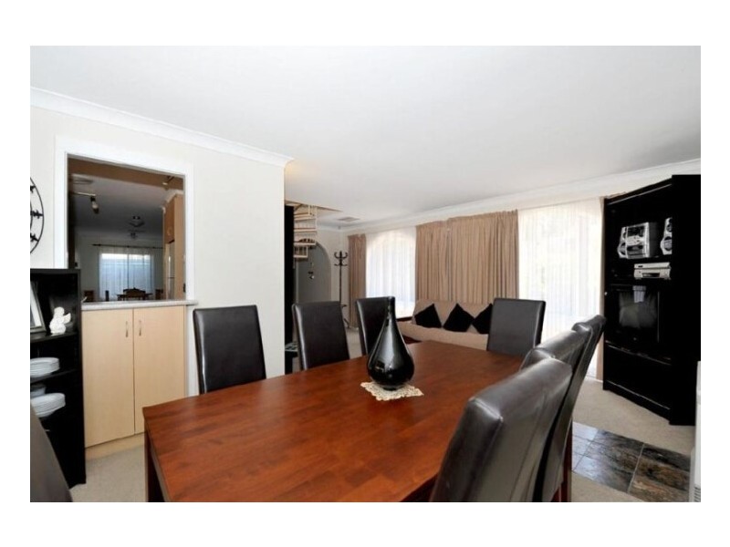 28 Hamilton Crescent, Aberfoyle Park SA 5159