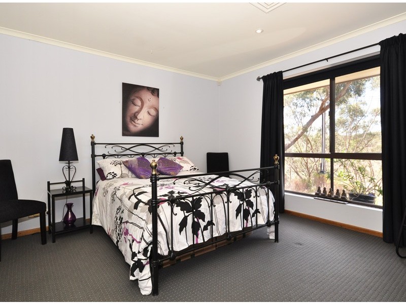 126 Broadmeadow Drive, Flagstaff Hill SA 5159