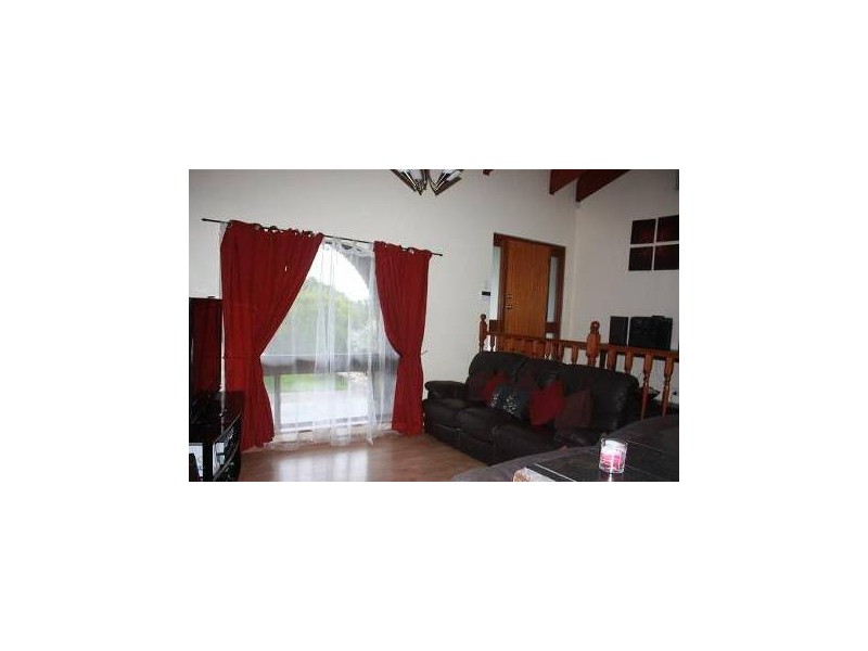 13 Coringle Crescent, Hallett Cove SA 5158