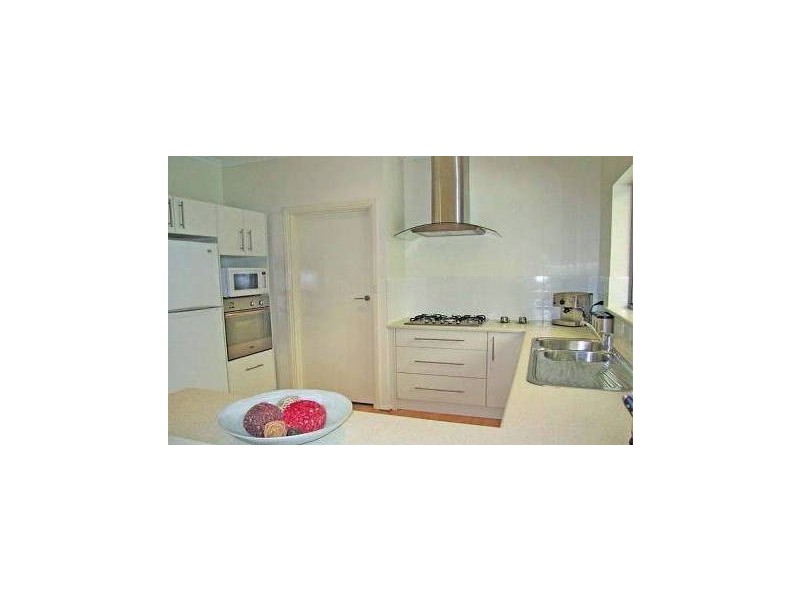 13 Coringle Crescent, Hallett Cove SA 5158