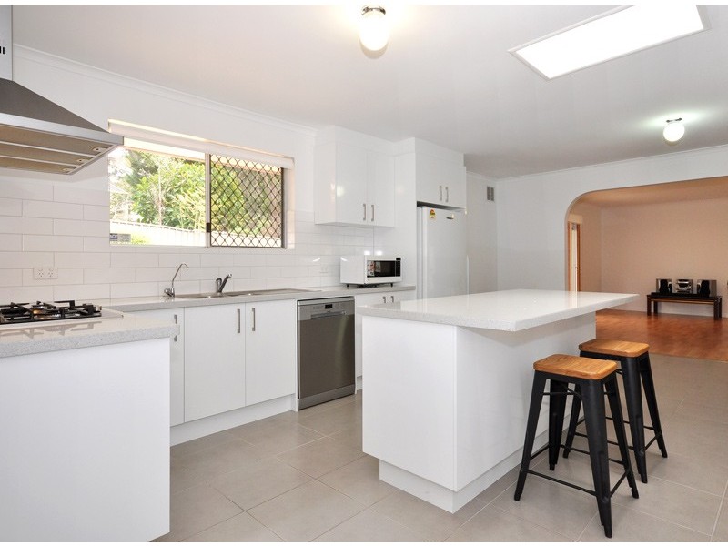 3 Horseshoe Drive, Aberfoyle Park SA 5159