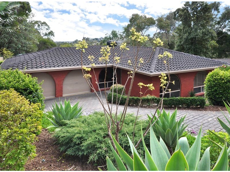 3 Horseshoe Drive, Aberfoyle Park SA 5159