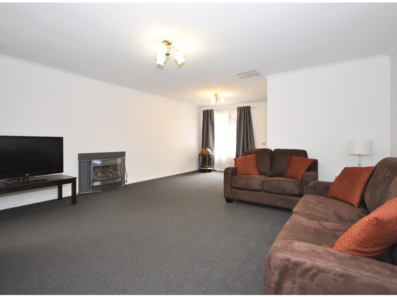 3 Horseshoe Drive, Aberfoyle Park SA 5159