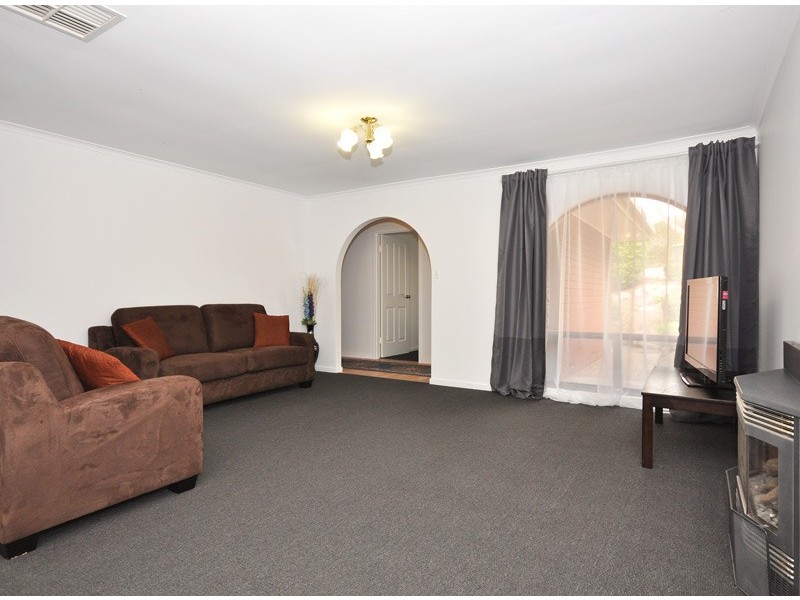 3 Horseshoe Drive, Aberfoyle Park SA 5159