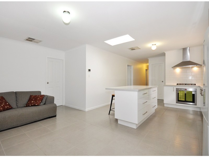 3 Horseshoe Drive, Aberfoyle Park SA 5159