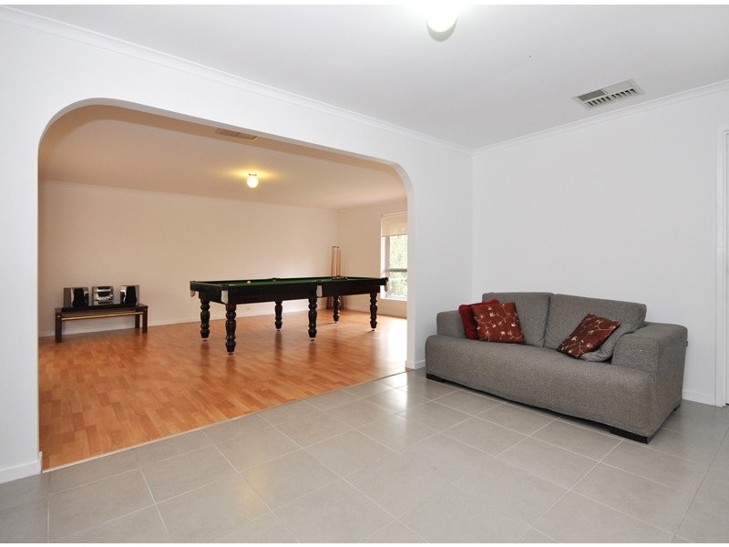 3 Horseshoe Drive, Aberfoyle Park SA 5159