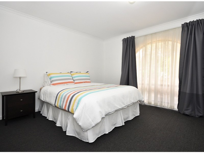 3 Horseshoe Drive, Aberfoyle Park SA 5159