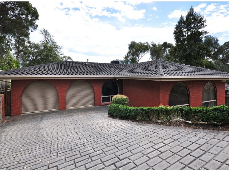 3 Horseshoe Drive, Aberfoyle Park SA 5159
