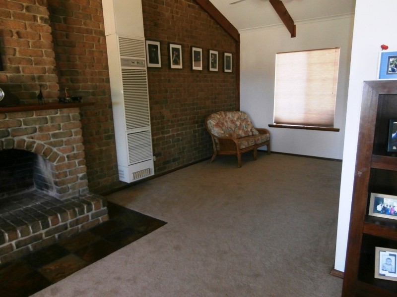 6 Nicolle Court, Happy Valley SA 5159