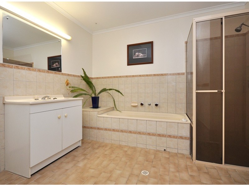 1 / 38 Summerford Road, Aberfoyle Park SA 5159