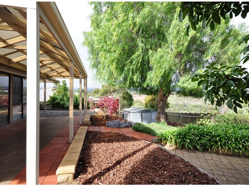 14 Lyons Circuit, Trott Park SA 5158