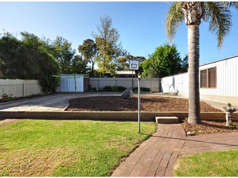 15 Pedro Avenue, Morphett Vale SA 5162