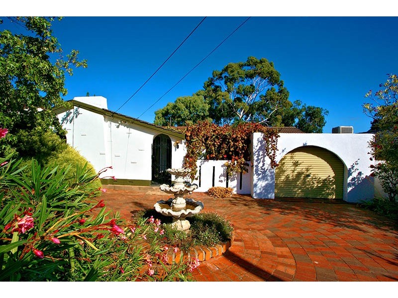 26 Candover Crescent, Huntfield Heights SA 5163