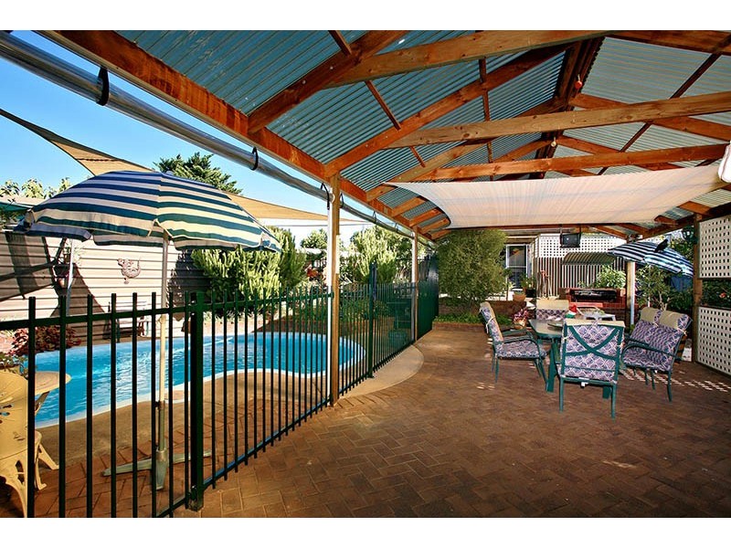 5 Valleyview Crescent, Hackham West SA 5163