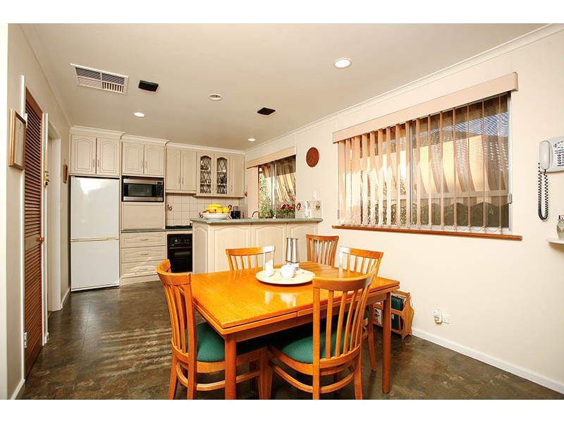 5 Valleyview Crescent, Hackham West SA 5163