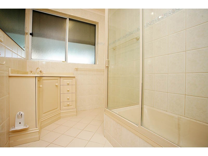 5 Valleyview Crescent, Hackham West SA 5163