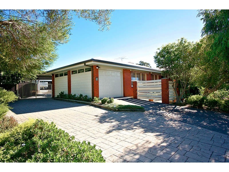 5 Valleyview Crescent, Hackham West SA 5163