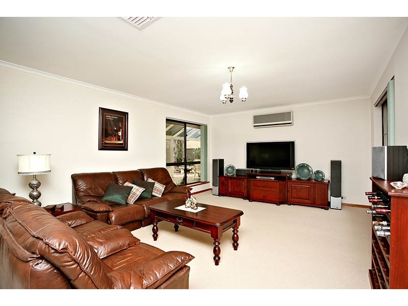 3 Jutland Parade, Woodcroft SA 5162