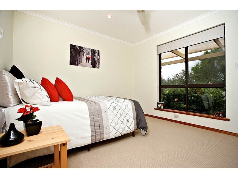 3 Jutland Parade, Woodcroft SA 5162