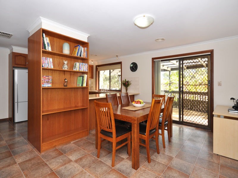 31 Outlook Drive, Aberfoyle Park SA 5159