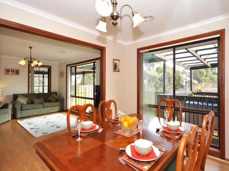 31 Outlook Drive, Aberfoyle Park SA 5159