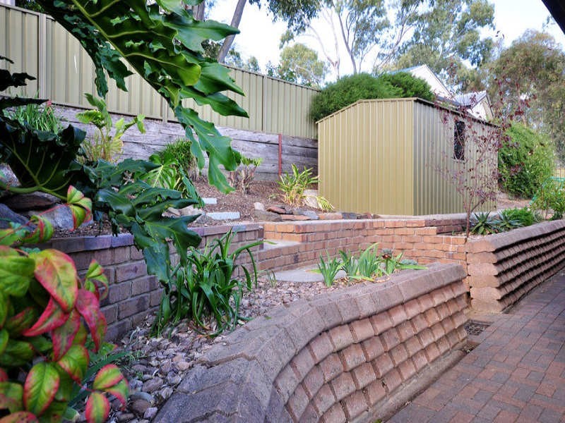 31 Outlook Drive, Aberfoyle Park SA 5159