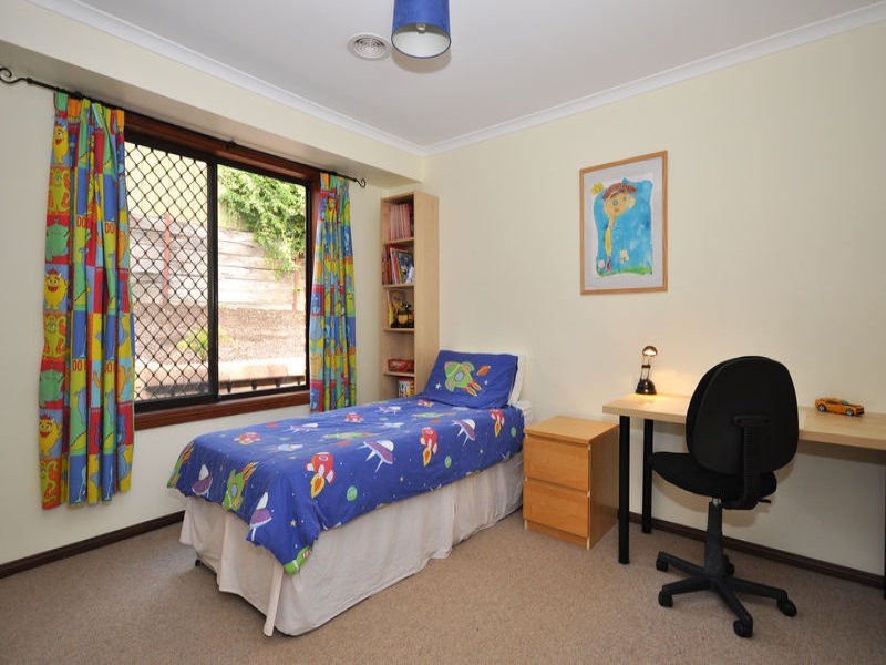 31 Outlook Drive, Aberfoyle Park SA 5159