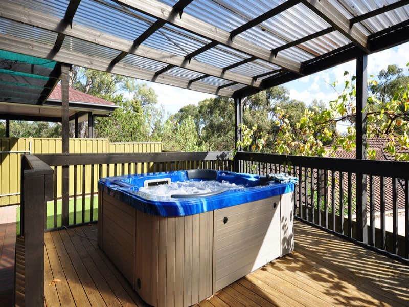 31 Outlook Drive, Aberfoyle Park SA 5159